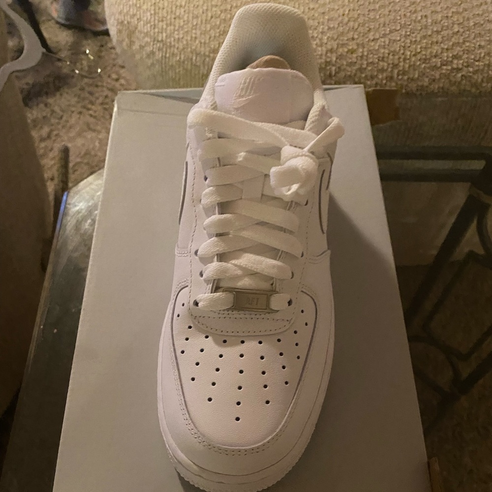 Woman’s Nike Air Force 1 ‘07.